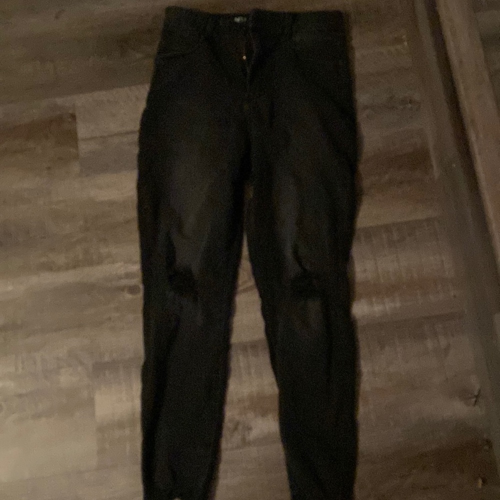 I am selling no boundaries jeans!!